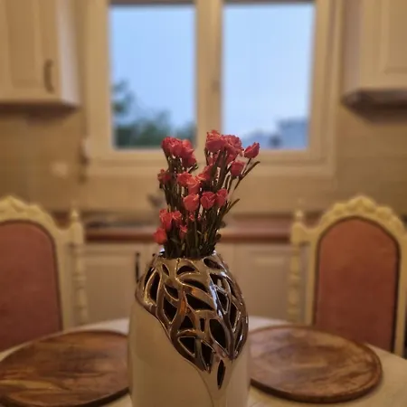 Art * Michaniona