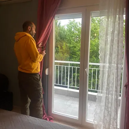 Art * 尼亚米卡尼奥纳